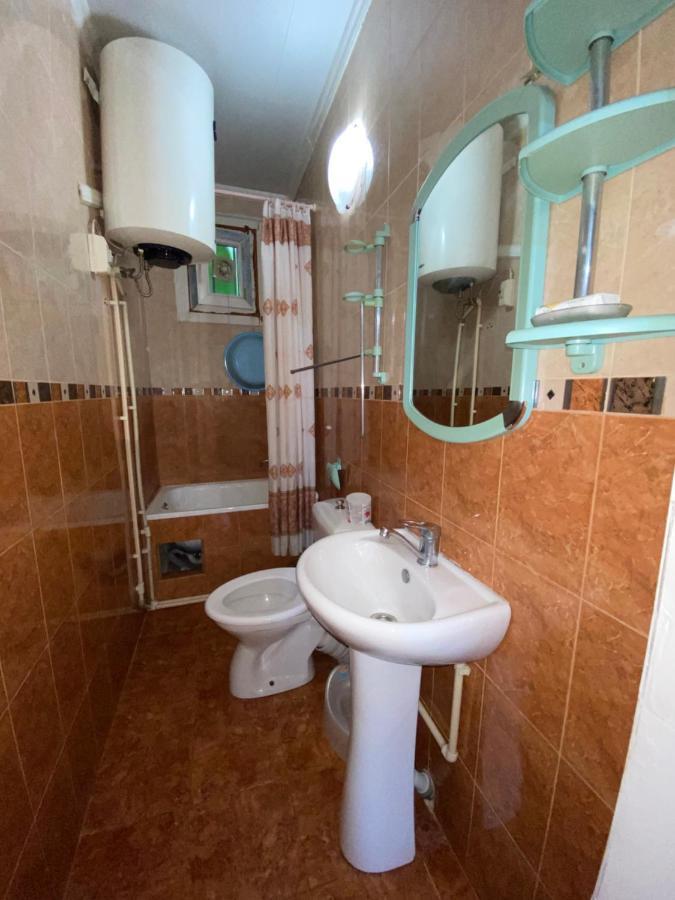 Семейный Дворик Sukhumi Exterior photo